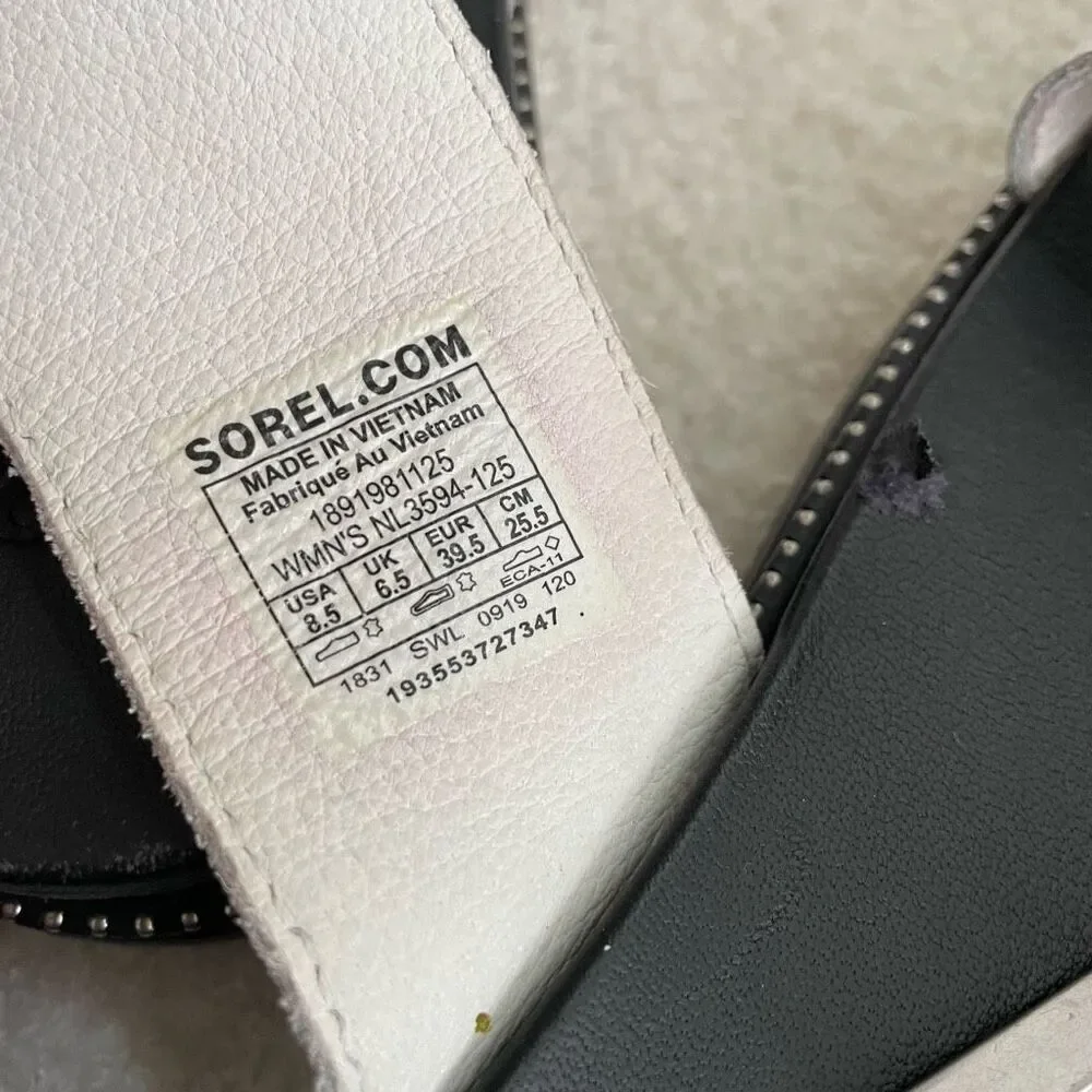 Sorel women roaming